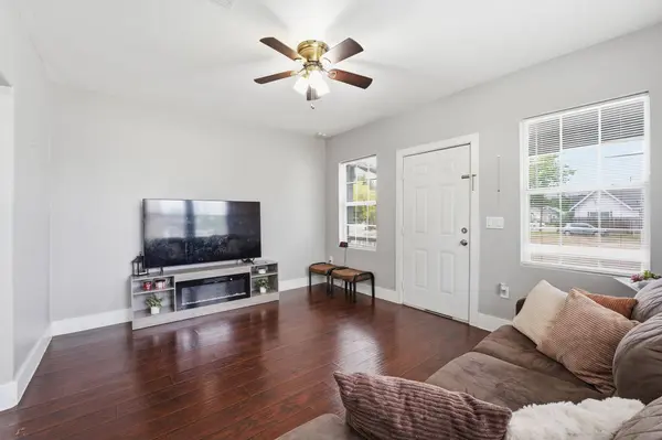4426 Canal ST, Houston, TX 77011