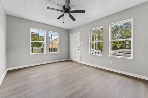 7425 Avenue E, Houston, TX 77011