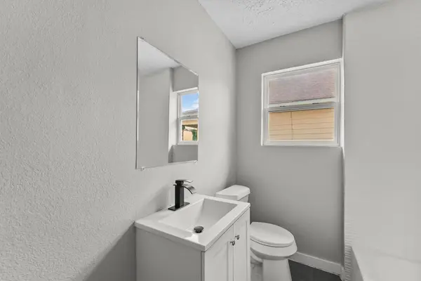 7425 Avenue E, Houston, TX 77011