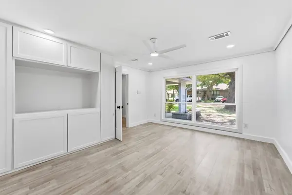 11907 Renwick DR, Houston, TX 77035