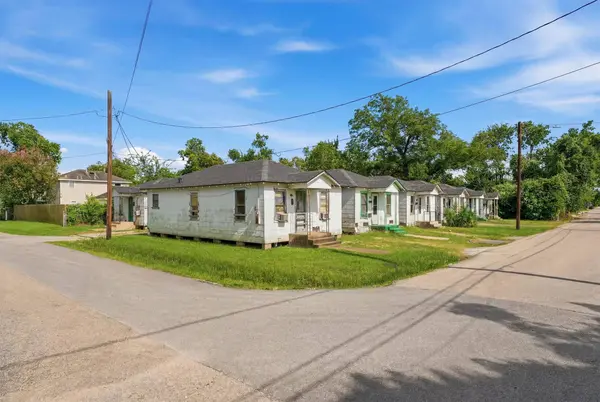 2222 Erastus ST, Houston, TX 77020