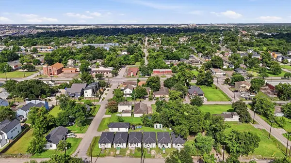 2222 Erastus ST, Houston, TX 77020