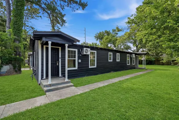 8030 -Record ST, Houston, TX 77028