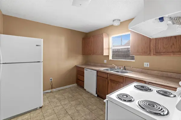 2200 Peach AVE, Bay City, TX 77414