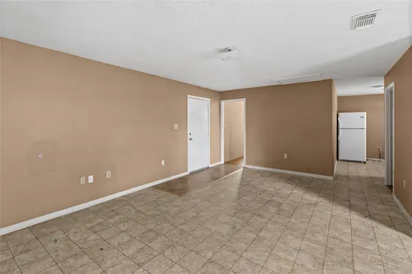 2200 Peach AVE, Bay City, TX 77414