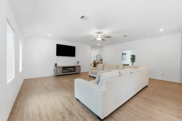 4902 Penton Meadow LN, Rosharon, TX 77583