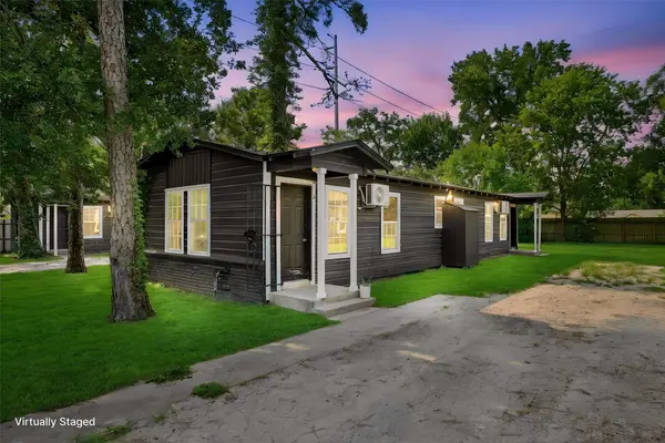 8030 -Record ST, Houston, TX 77028