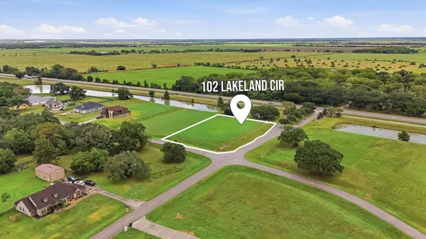 102 Lakeland CIR