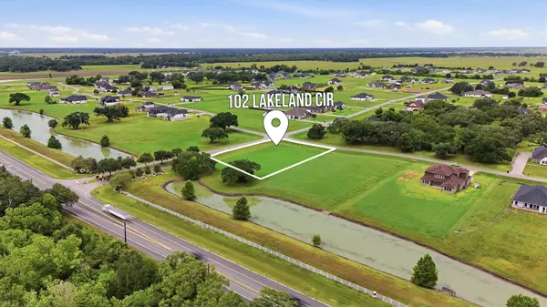 102 Lakeland CIR, Rosharon, TX 77583
