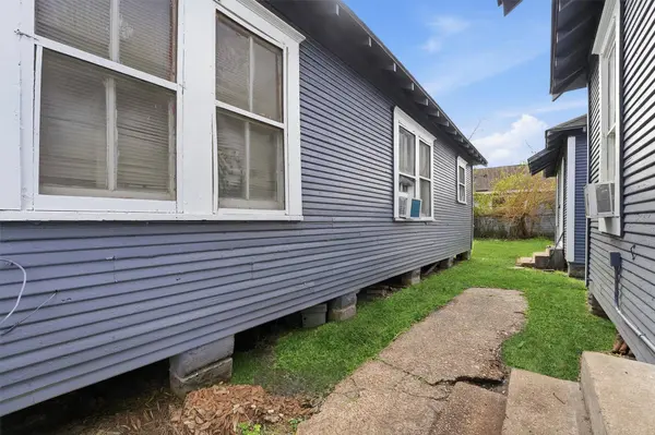 2420 Stevens ST, Houston, TX 77026