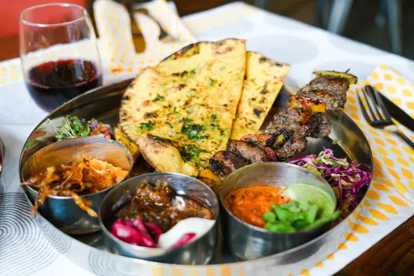 Pondicheri_Texan_Thali_Mikah_Danae_Houston-01_c6bakw