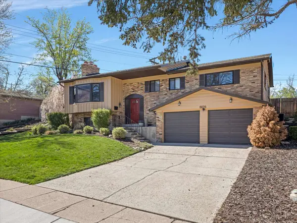 8628 S MOUNT MAJESTIC RD, Sandy, UT 84093