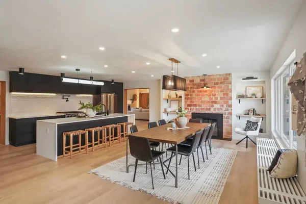 1975 E GUNDERSON LN S, Holladay, UT 84124