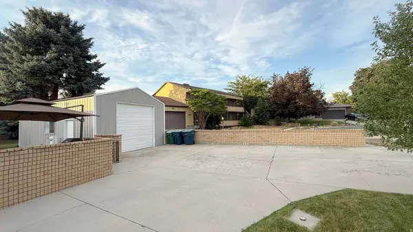 8291 S EL MANICERO WAY E, Sandy, UT 84093