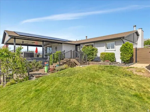 9135 S MORNINGVIEW DR E, Sandy, UT 84094