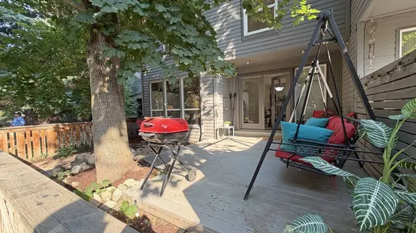 3077 E Nordic Dr, Sandy, UT 84093-6550