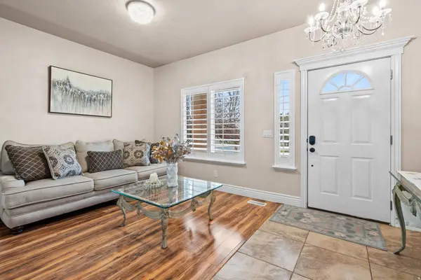 7956 S CRICKET LN W, West Jordan, UT 84081