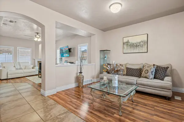 7956 S CRICKET LN W, West Jordan, UT 84081