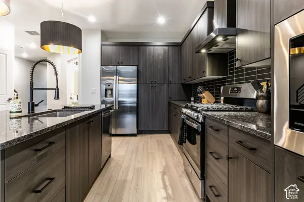 177 E 210 N, North Salt Lake, UT 84054
