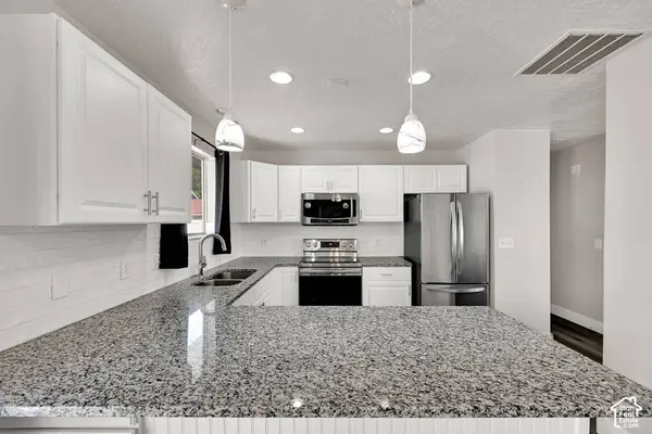 1236 W 1975 S, Woods Cross, UT 84087