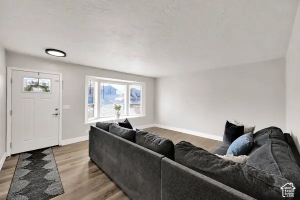 1236 W 1975 S, Woods Cross, UT 84087