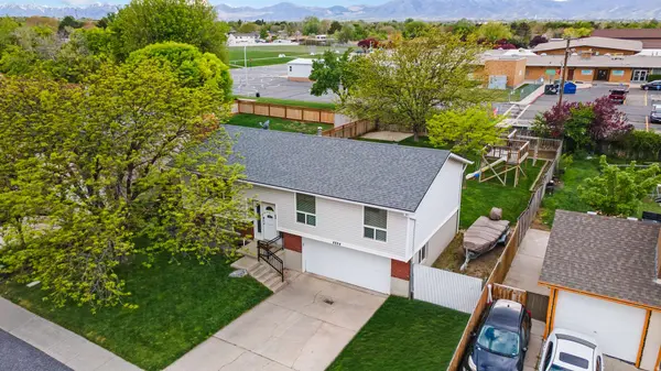 4884 S HUNTINGTON RD W, Taylorsville, UT 84129
