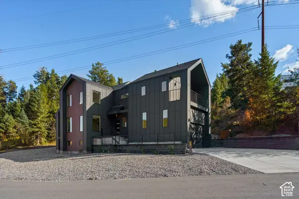 185 CRESTVIEW DR