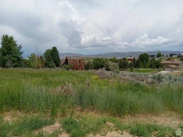 2658 S WEDGE CIR #100, Pickleville, UT 84028