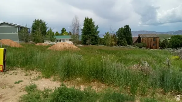 2658 S WEDGE CIR #100, Pickleville, UT 84028