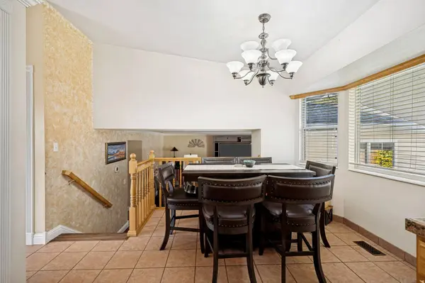 6902 S LYNARIA CT, West Jordan, UT 84081