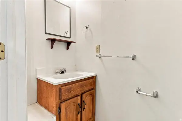 66 S 500 W, Mt Pleasant, UT 84647