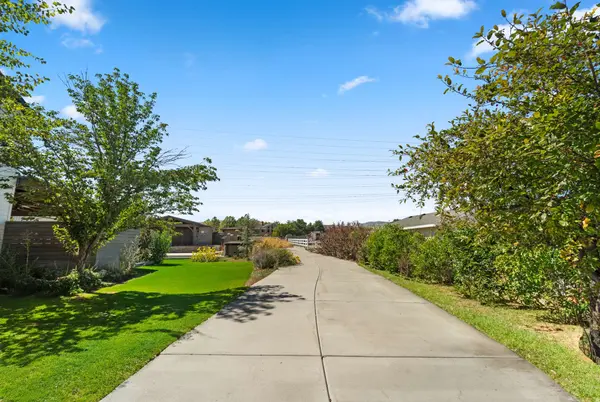 15258 S MOUNTAINSIDE DR W, Bluffdale, UT 84065