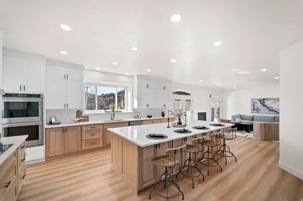 15258 S MOUNTAINSIDE DR W, Bluffdale, UT 84065