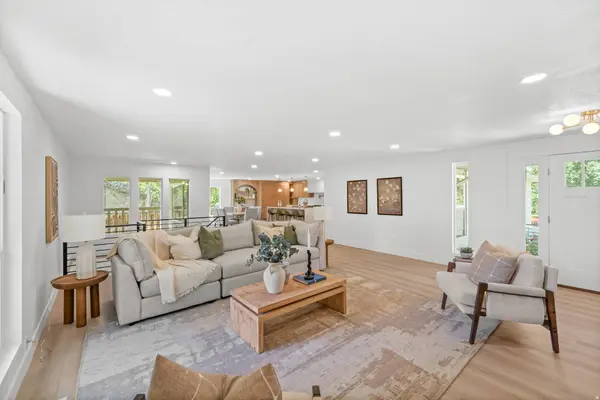 2096 E LINDEN CIR S, Holladay, UT 84121