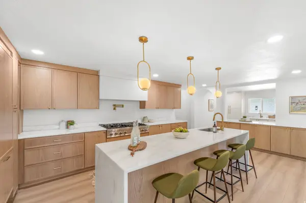 2096 E LINDEN CIR S, Holladay, UT 84121