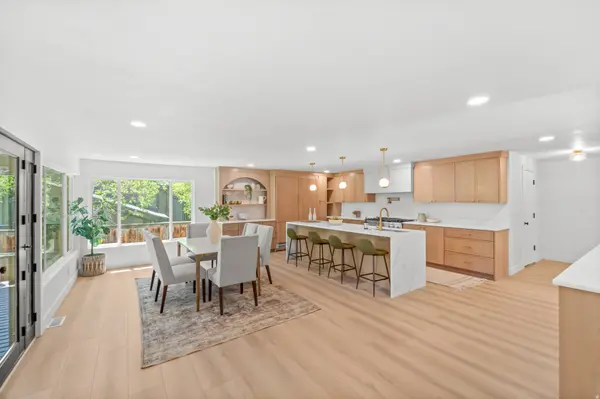 2096 E LINDEN CIR S, Holladay, UT 84121