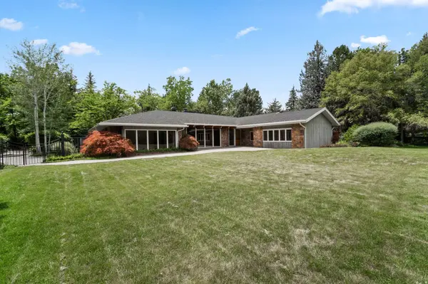 2185 E APPLEWOOD AVE S, Holladay, UT 84121