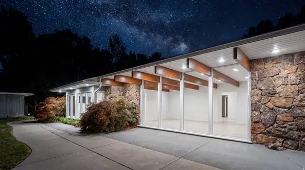 2185 E APPLEWOOD AVE S, Holladay, UT 84121