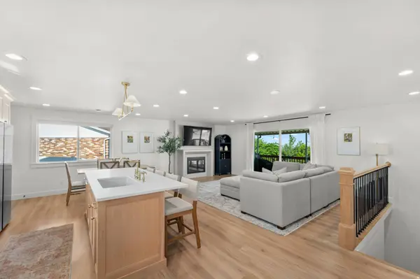 2353 E CINNABAR LN S, Cottonwood Heights, UT 84121