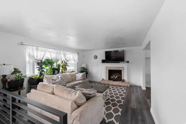 4717 S SPICEWOOD CIR W, Taylorsville, UT 84129