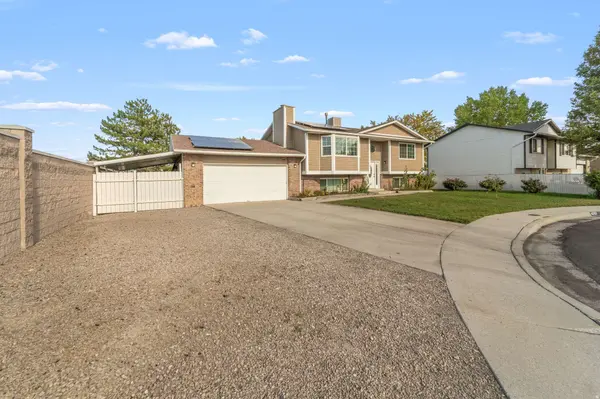 4717 S SPICEWOOD CIR W, Taylorsville, UT 84129