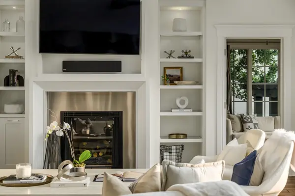 042_rikki_curtis_1137_douglas_st-42_962 Large