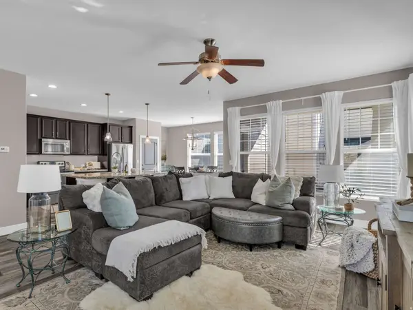 10223 S SPLIT ROCK DR, South Jordan, UT 84009