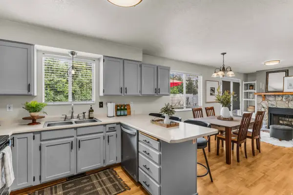 8029 S OLD DAIRY RD E, Sandy, UT 84094