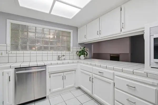 208 Ruth CT, Folsom, CA 95630