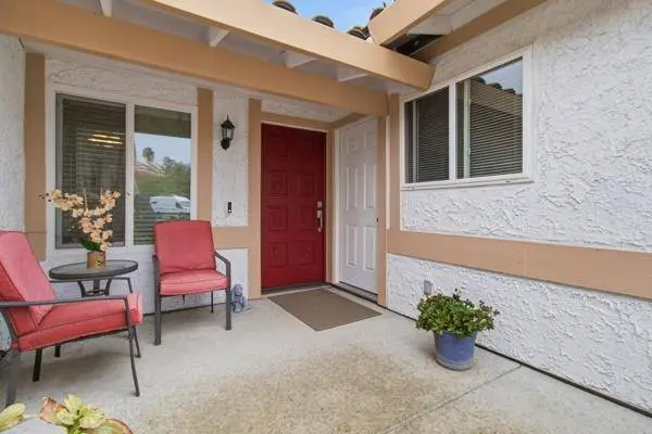 208 Ruth CT, Folsom, CA 95630