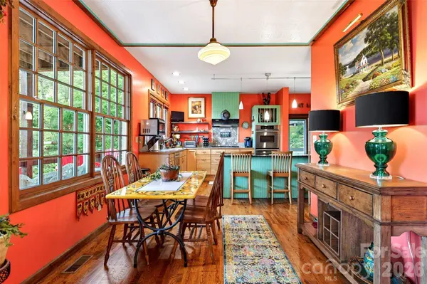 491 S Valley View DR, Mars Hill, NC 28754
