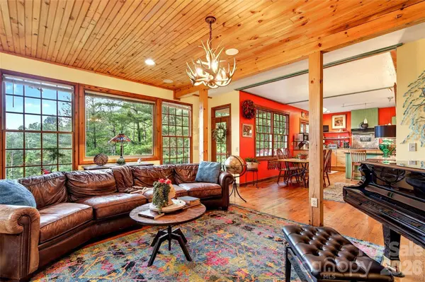 491 S Valley View DR, Mars Hill, NC 28754