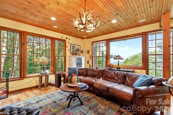 491 S Valley View DR, Mars Hill, NC 28754