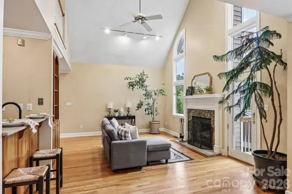 104 Meadow Lake RD, Asheville, NC 28803